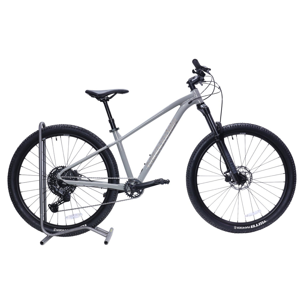 CannondaleTrigger 27.5インチ カーボン　フルサスMTB Cannondale Trail 1 Small Tiger Shark Mountain Bike w/ Upgraded
